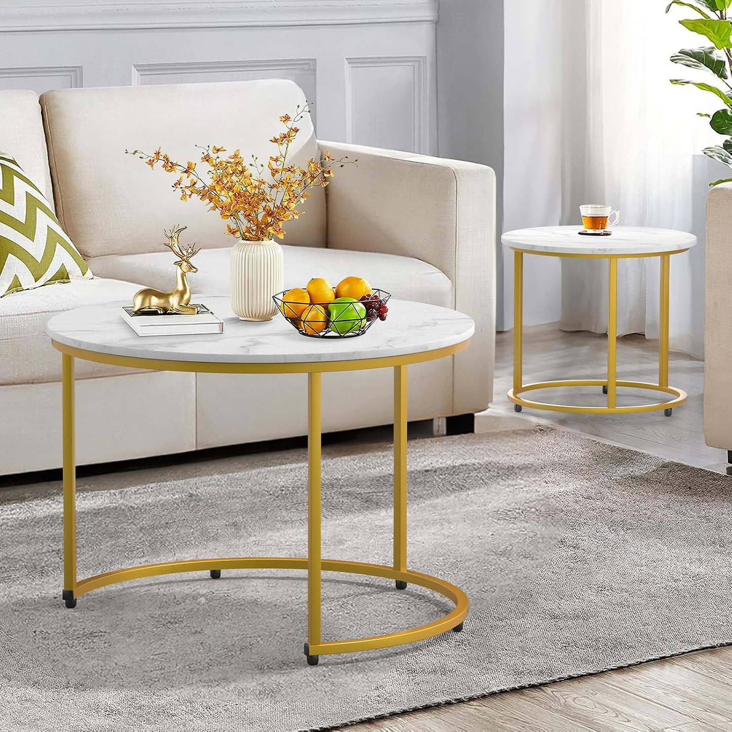 Set 2 Masute Rotunde Elegante – Blat Marmorat Alb si Cadru Auriu pentru Living Modern