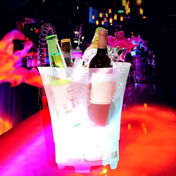 Frapieră gheață 7L – cu iluminare LED și boxă wireless integrată