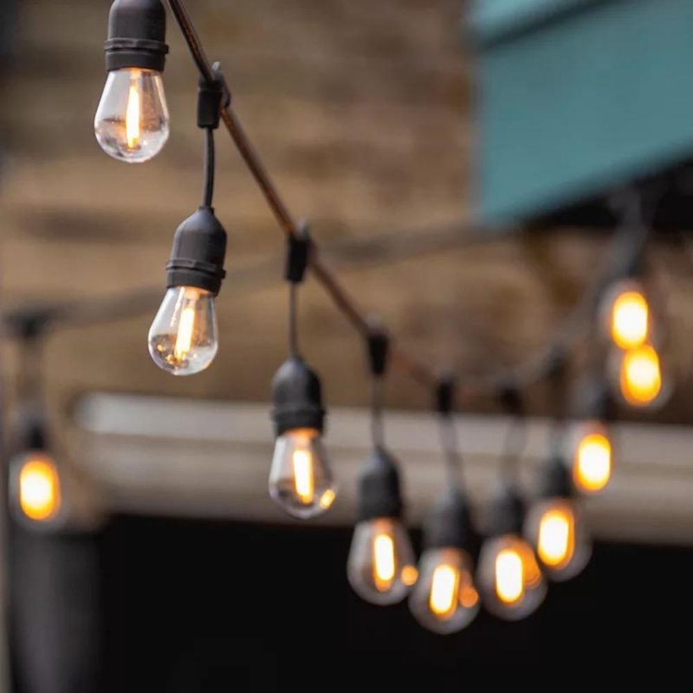 Ghirlanda Luminoasa Premium 15 Metri – 30 Becuri LED Alb Cald Pentru Gradina, Terasa si Evenimente