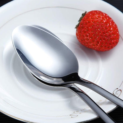 Set Tacâmuri 24 Piese din Oțel Inoxidabil – Design Elegant, Argintiu, cu Cutie Cadou